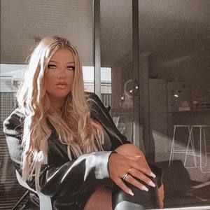 Meet your Posher, Rayna